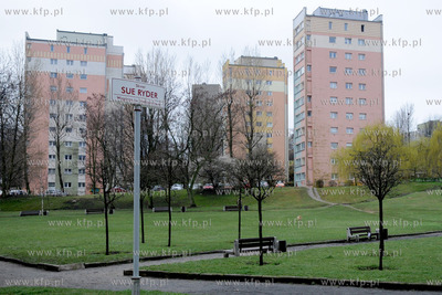 Skwer Sue Ryder u zbiegu al. Marszalka Pilsudskiego...