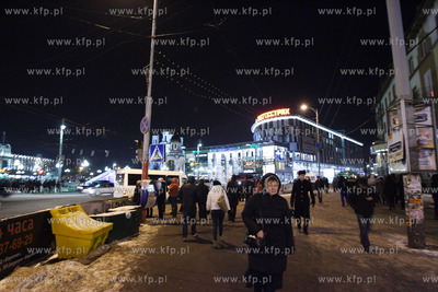 Rosja Kaliningrad noca - okolice Placu Zwyciestwa -...