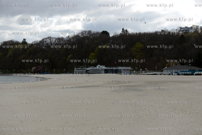 Gdynia w czasie epidemii koronawirusa COVID-19. Zamkniete...