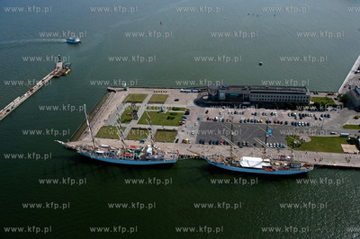 Gdynia w przeddzien Zlotu Zaglowcow 28.06.2009 fot....