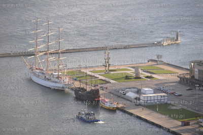 Gdynia, ponad 140 metrowy apartamentowiec SEA TOWERS...