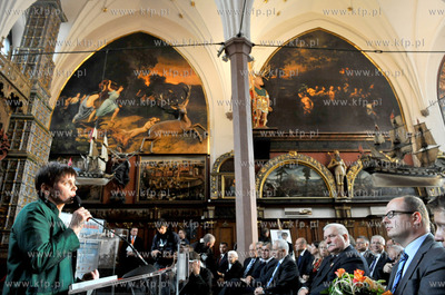 Gdansk, Dwor Artusa. Janina Ochojska, szefowa Polskiej...