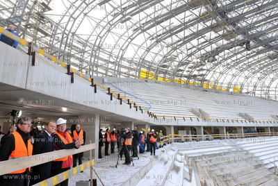 Konferencja prasowa premiera Donalda Tuska na stadionie...