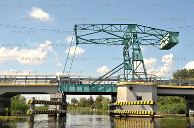 Wisla Krolewiecka. Most zwodzony w Sztutowie na szlaku...