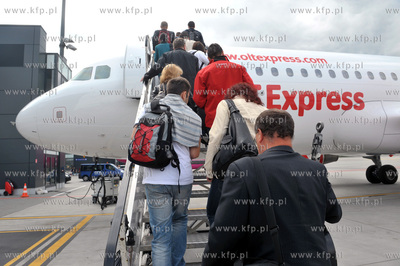 Lotnisko w Gdansku. Prezentacja nowego samolotu airbusa...