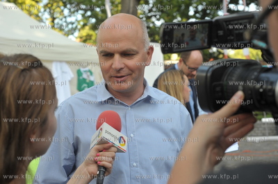 10 festyn i akcja charytatywna Zeszyt dla ucznia na...