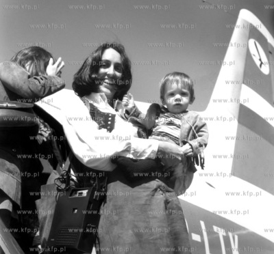 Piosenkarka Joan Baez na lotnisku w Gdansku Zaspie....