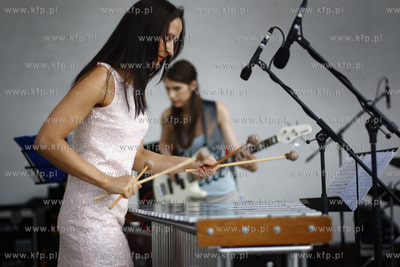 Gdynia. Plac Grunwaldzki.  Nail Quartet w ramach Ladies...