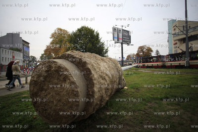 Gdansk. Utrudnienia w ruchu pieszym i samochodowym...