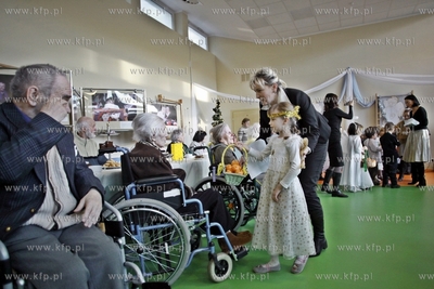 Dzieci z przedszkola nr 2  im. Jana Brzechwy wystapiły...