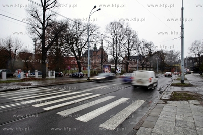 Gdansk. Przejscie dla pieszych przy al.Hallera, na...