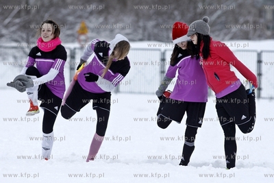 Gdansk Zaspa. Pilkarski turniej dzikich druzyn Do przerwy...