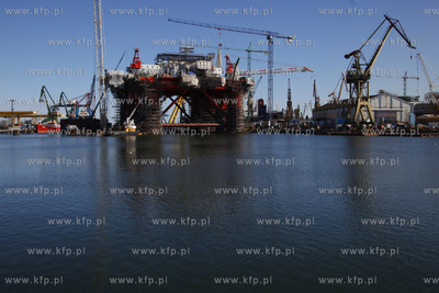 Platforma Safe Scandinavia w Stoczni Remontowej w Gdansku.
28.02.2014
fot....