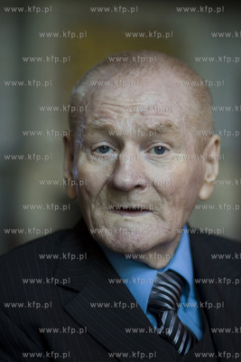 Dwor Artusa. Uroczysta sesja Rady Miasta Gdanska. Wreczenie...