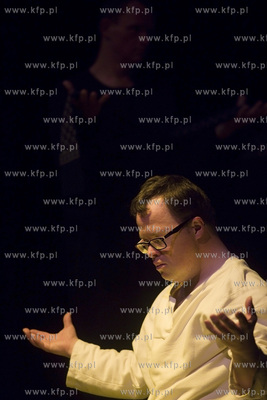 Świat Mało Znany. Przegląd teatralny grupy Im Plus...