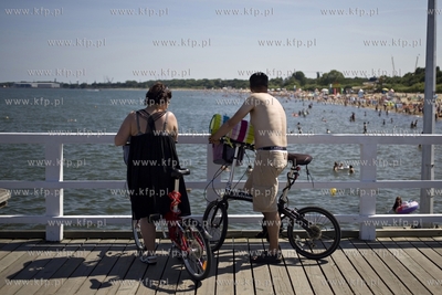 Molo i plaża w Gdańsku Brzeźnie.
06.08.2015
fot....