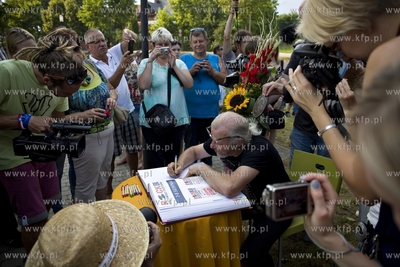 Rock Blu Przywidz Festival. Nadanie promenadzie nad...