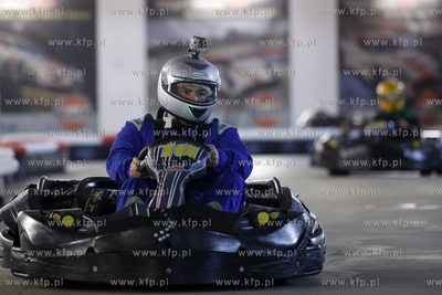 Fun Arena. Wyścig gwiazd. Na torze gokartów elektrycznych...