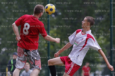 Gdansk Zaspa. Pilkarski turniej dzikich druzyn Do przerwy...