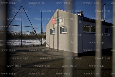 Rozbiórka sportowej hali namiotowej na stadionie przy...