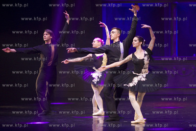 Włoska noc. Gala Sylwestrowo-noworoczna. Nz. balet.
31.12.2016
fot....