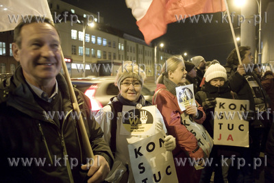 Demonstracja przed gdańskim sądem przeciwko planowanym...