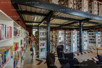 Biblioteka miejsko-powiatowa znajdująca się na dworcu...