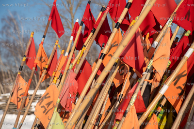 Zima na Mierzei Wiślanej. Zamarznięty port rybacki...