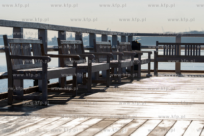 Nowe ławki na molo w Brzeźnie. 19.03.2026 fot. Paweł...