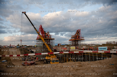 Gdansk. Budowa wezla drogowego Karczemki i trasy WZ....
