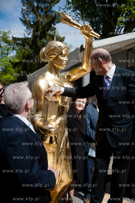 Gdansk. Ceremonia umieszczenia figury Alegorii Nauki...