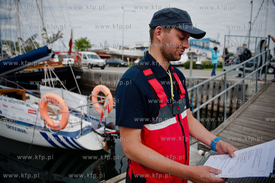 Gdynia. Port Jachtowy. Basen Zaruskiego. Zeglarz Maciej...