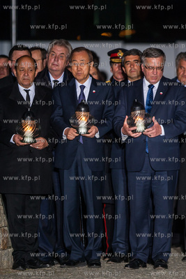 Gdansk. Plac Solidarnosci. Obchody 70. rocznicy zakonczenia...