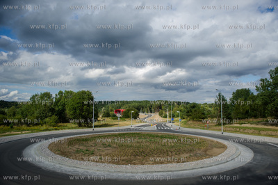 Gdansk. Nowo otwarta droga dojazdowa do przystanku...