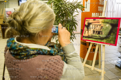 Gdańsk. Wrzeszcz. CH Manhattan. Wernisaż wystawy...