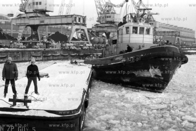 Holownik Mars w porcie w Gdyni. 
21.02.1986
2luty86_z.kosycarz_p20
Fot....