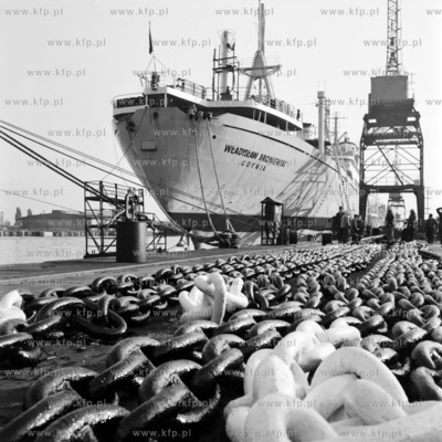 Statek Władysław Broniewski w porcie gdyńskim.
1968
0004920z_1968
Fot....