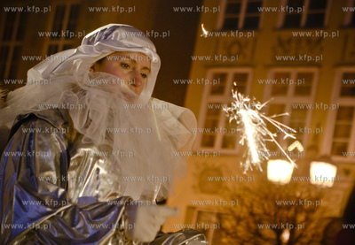 Wigilia na Dlugim Targu w Gdansku, wspolne dzielenie...