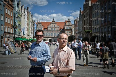 Akcja promocyjna Mlodych Demokratow na rzecz wsparcia...