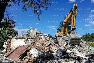 Rozbiórka budynku na ul. Legnickiej w Gdańsku. 04.07.2018...