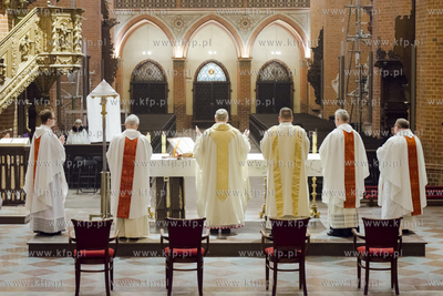 Msza Wieczerzy Pańskiej w Wielki Czwartek  inny niż...