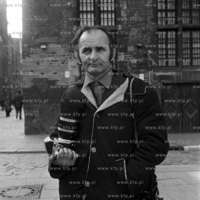 Zbigniew Kosycarz, fotoreporter Głosu Wybrzeża. 1973
0004525z
Fot.KFP
ZAKAZ...