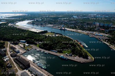 Westerplatte, oraz wejscie do Portu Gdansk, widziane...