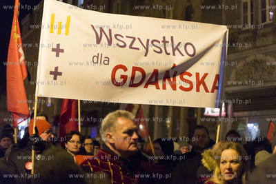 Gdańsk. Przemarsz konduktu żałobnego z trumną zamordowanego...