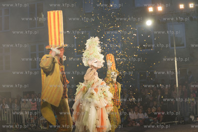 Gdańsk. Festiwal teatrów Ulicznych FETA. Mr Pejo's...