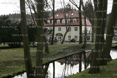 Dwor Oliwski polozony w malowniczej Dolinie Radosci...