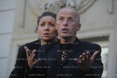 Happening pt "Aktorzy Przyjechali" z okazji wmurowania...