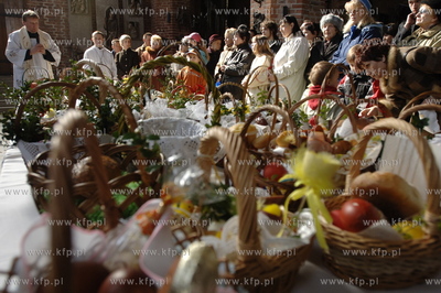 Swiecenie potraw Wielkanocnych w kosciele sw. Brygidy...