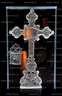 Wernisaż w galerii Sulmin, "Jacek Kornacki z cyklu
Krzyze"....