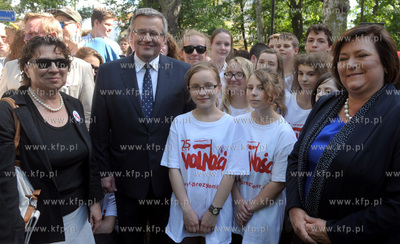 Wizyta prezydenta Bronislawa Komorowskiego wraz zona...